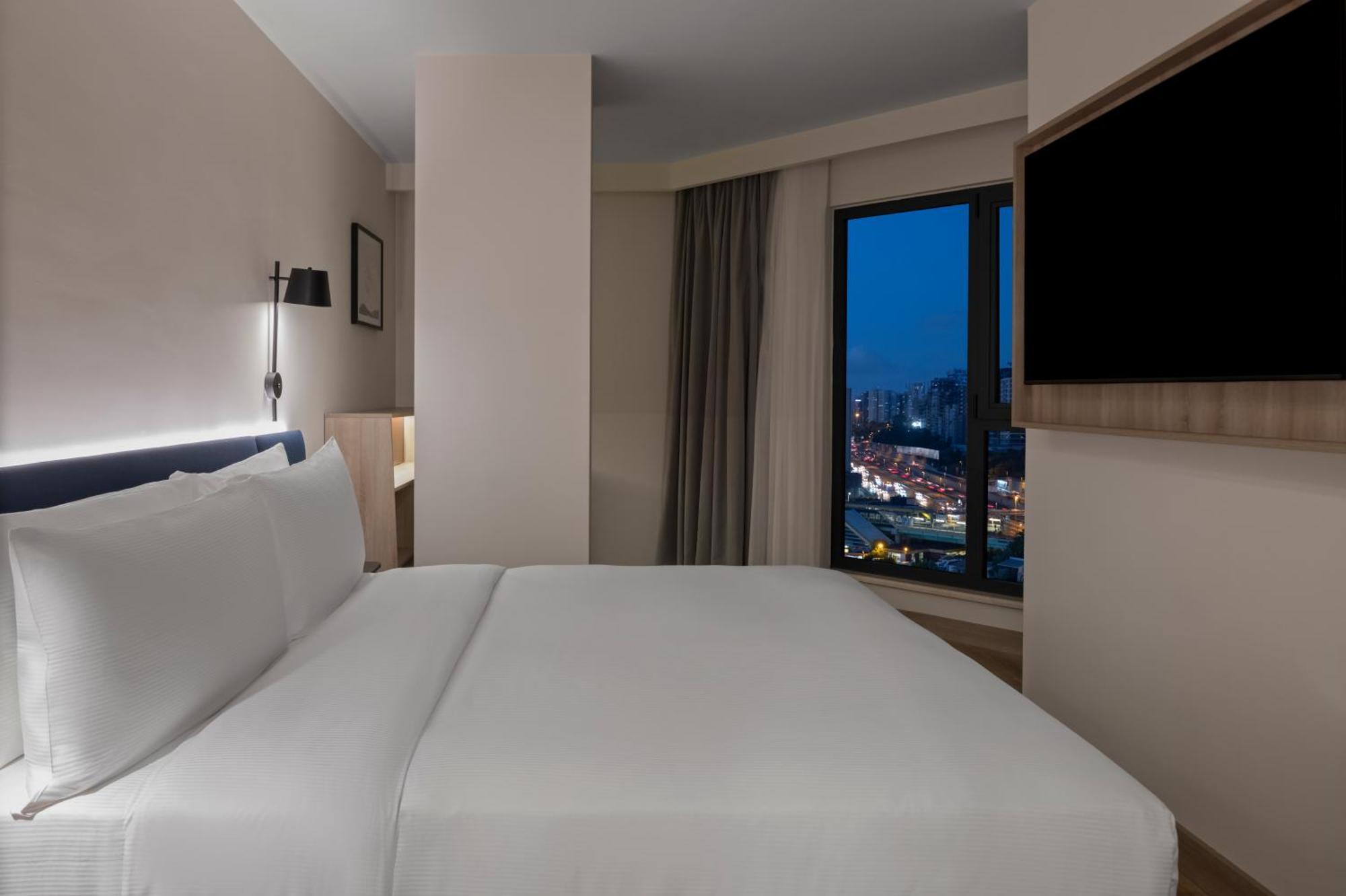 Hampton By Hilton Istanbul Merter Esterno foto