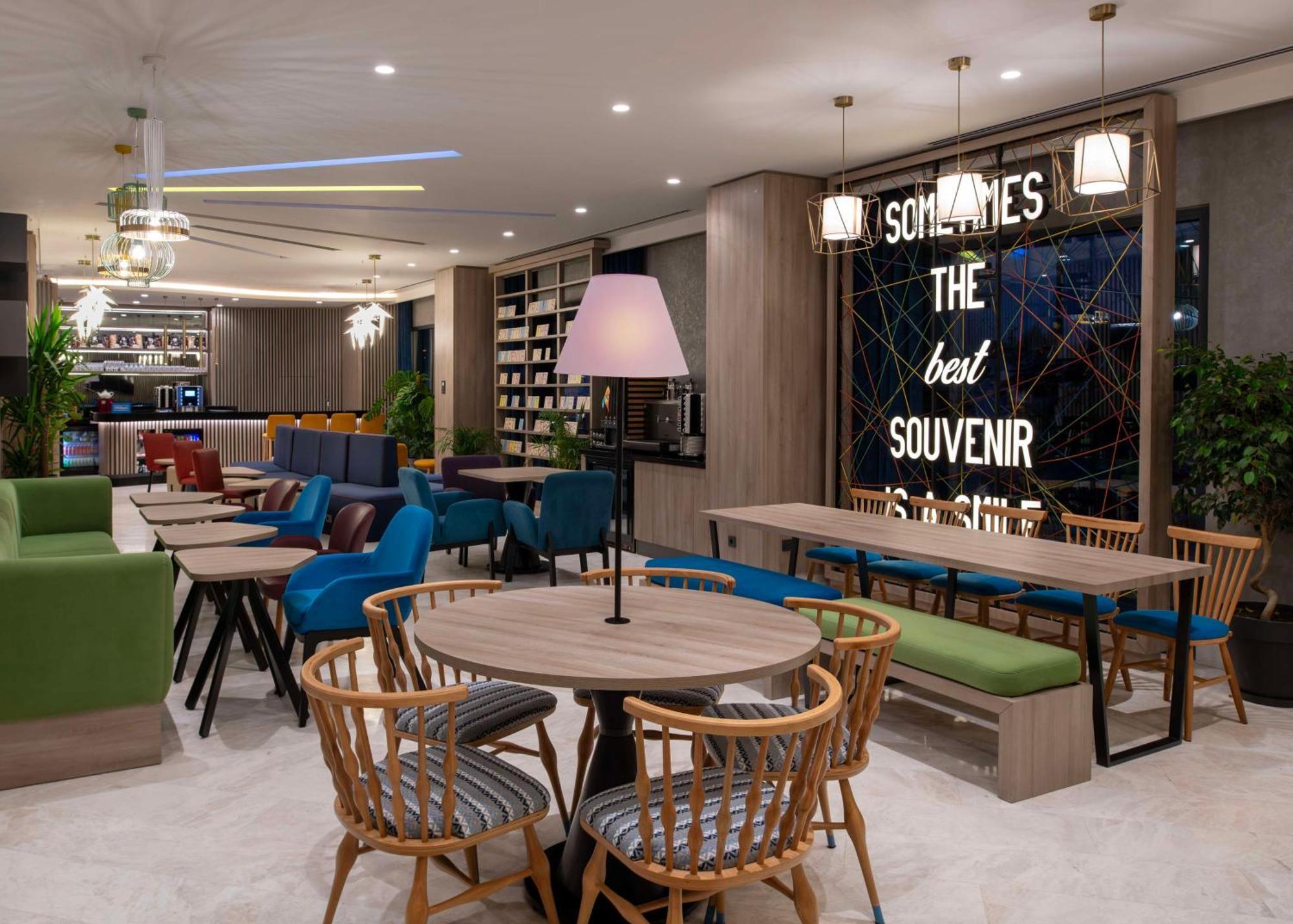 Hampton By Hilton Istanbul Merter Esterno foto